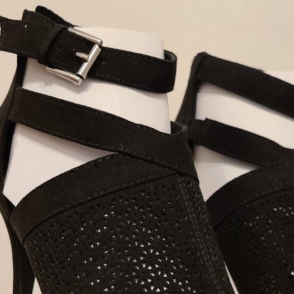 Open Toe Heels - Picture 7 of 9